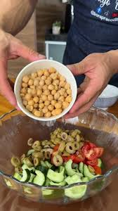 Delicious and refreshing chickpea salad!