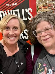 Back in Portland for a quick visit! Thanks to Powell's Books for hosting  Emmeline Duncan, Tina Connolly and me last night! And a big shoutout to the  great cozy crew who came