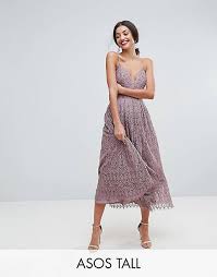 A prescindere dal tuo stile, abbiamo selezionato tanti vestiti da cerimonia unici e speciali come te. Asos Tall Vestito Midi Da Cerimonia In Pizzo Con Spalline