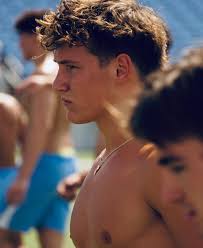 Don't worry I'm looking 😅 #d1 #unchapelhill #northcarolina  #universityofnorthcarolina #uncnorthcarolina