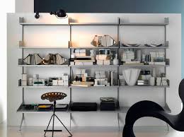 Elle se marie parfaitement à votre décoration. Etagere Murale Trieste Robots Contemporaine En Metal Par Enzo Mari