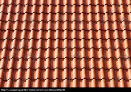 Consejos para calcular la superficie del techo y así saber cuántos lotes por cuadrado necesitará para cubrir la superficie del techo. Teja De Techo Techo Stockphoto 4762226 Agencia De Stock Panthermedia