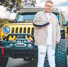 Nick Crompton Biography Age Net Worth Height Single Nationality Nick Social Media Stars Moving To Los Angeles