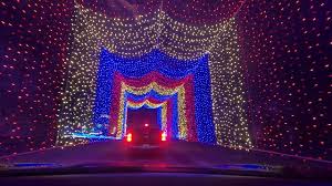 Mega Cavern Lights Under Louisville 2020 Complete Drive Through Of Christmas Lights Youtube