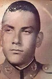 Would anyone be able to please make this clear and colour. He said the  uniform was green but anything that looks good. I thought blue