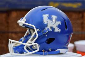 Dumped fremantle forward max duffy will play in front of almost 90000 fans today in his new life as a punter for american college football. College Football Recruiting Max Duffy Picks Kentucky Wildcats A Sea Of Blue