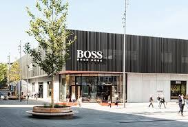 Das Designer Outlet Fur Premium Fashion Bis 70 Outletcity Metzingen Einkaufsbummel Marken Outlet Hugo Boss