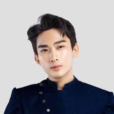 Get ready to score big at the most-awaited end-of-season sale! 💸 Elevate  your style with Uniqlo Philippines's coolest collections this  #EndOfSeasonSaleAtSM. Dive in and grab these must-haves from June 28