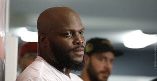 Derrick Lewis estimates he's helped over 100 people in Hurricane Harvey  rescue efforts : r/MMA