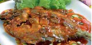 Ia cukup sesuai untuk golongan wanita yang bekerjaya kerana proses pembuatannya cukup menjimatkan masa. Ikan Bawal Masak Tomato Lauk Lengkap Bersama Anak Anak