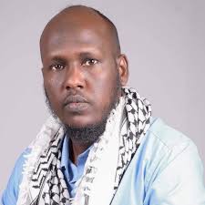 Cabdimaalik muuse coldoon ayaa yidhi "ilaahay ayaa loo qushuucaa oo loo  istaagaa calanka in loo istaagaana shareecada diinta islaamka way ka hor  imanaysaa, Arintan in lala xidhiidhiyo calanka somaliland iyo waxa aan