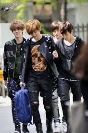 Exo chanyeol baekhyun magazin chanbaek. Dailyexo Chanyeol Baekhyun Kai Sehun 120427 Kbs Music