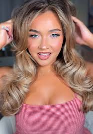 Chloe Roberts Eyebrows