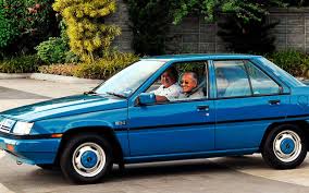 Hal ini juga turut digunapakai untuk pewaris takhta kesultanan johor. Sultan Johor Hantar Dr M Ke Lapangan Terbang Naiki Proton Edisi Pertama Free Malaysia Today Fmt