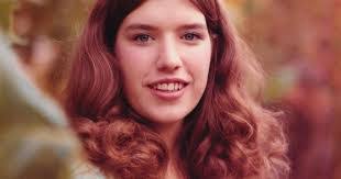 Bonnie Squires's Instagram, Twitter & Facebook