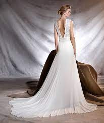 Orobia Wedding Dress In Gauze Guipure And Tulle With V Neck Brautkleid Pronovias Brautkleid Braut