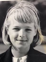 Hey this is a long shot but I'm trying to find some people again due to a  personal matter. I'm hoping you's can help me!!! Does anyone remember/know  of Michelle Molyneux and