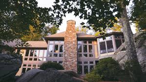 The Orums' home at Cliffs of Glassy pulls off a treehouse effect