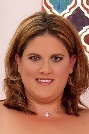 Erin Green's Instagram, Twitter & Facebook