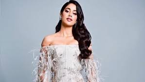 Janhvi kapoor wins the best debut female award for #dhadak at #zca2019. Janhvi Kapoor Getting To Know Bollywood S Dhadak Girl Filme Shilmy