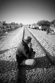 I treni di tozeur (the trains of tozeur) is an italian song, written by franco battiato, saro cosentino and giusto pio. Aspettando I Treni Di Tozeur Francesco Lollo Flickr