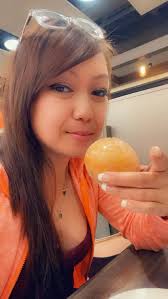 Zippy's Bakery order: 2 mochisada, 2 malasadas, 1 coconut napple