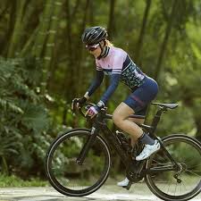 Pin Von Jorge Alberto Pereyra Auf Bike Fahrradbekleidung Madchen Auf Fahrradern Radfahren Madchen