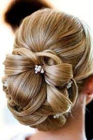 Coiffure Mariage Chignon De Mariage Avec Accessoires Coiffure De Mariage 2019 150 Modeles Pour Rever Chignon Mariee Coiffure Mariage Coiffure Mariee