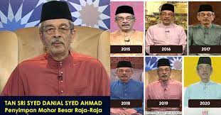 Plus tard dans la journée, le gardien des sceaux des dirigeants en malaisie , tan sri syed danial syed ahmad, a annoncé à la télévision nationale de son pays que ce dernier célébrerait la fête de la rupture du jeûne mercredi 5 juin. Pengumuman Puasa Dijangka Hari Ini Warganet Mula Berteka Teki Warna Baju Tan Sri Syed Danial Syed Ahmad