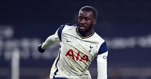 28 de dezembro de 1996 (24 anos) local de nasc. Watch Tanguy Ndombele Teases Spurs Team Mates With Cheeky Skill Planet Football