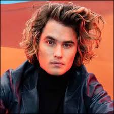 He has a younger brother kaden and a younger sister kendall nicole. Chase Stokes News Articles And Daily Gossips