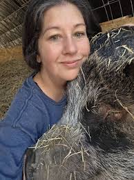 Prepping duroc pigs for snowmaggedon 2026