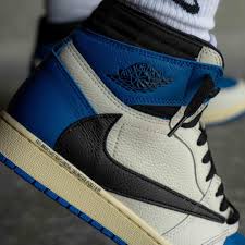 Find the best travis scott rodeo wallpaper on getwallpapers. Official Images Of The Travis Scott X Fragment X Air Jordan 1 High Og Grailify