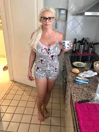 So viel offenheit würden wir uns von sehr. Daniela Katzenberger Morgens 9 Uhr Auf Mallorca Schatz Lach Doch Mal Ich Facebook