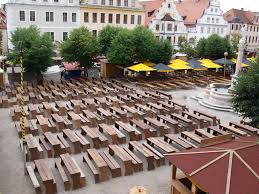Charles' square) is a town square on the border of the first and fourth districts of vienna. Karlsplatz Das Neuburger Schlossfest