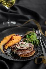 Tournedos Facon Rossini Sauce Au Balsamique Et Puree De Patates Douces Puree Patate Douce Tournedos Tournedos Boeuf