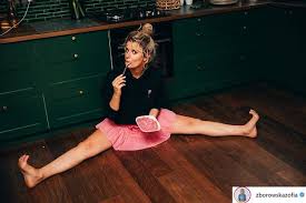 People who liked zofia zborowska's feet, also liked: Zofia Zborowska Nie Jest Juz Blondynka Maz Jest Zachwycony Metamorfoza Prawdziwa Czarna Wrona
