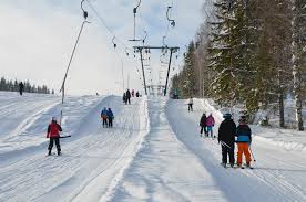 L'offerta va da piste impegnative per sciatori esperti a piacevoli discese e facili campi scuola per. Sono Aperte Le Piste Da Sci A Entracque Prezzi E Orari Viaggiamo
