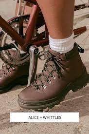 The goal of the creators was to create shoes that not only is beautiful in terms of design, but also socially responsible. Brands Shoes Ecolookbook