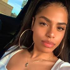 Brianna Hankins's Instagram, Twitter & Facebook