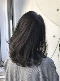 30 Straight Medium Length Hairstyles For Women To Look Attractive Straight Haircuts Middle Parted Medium Straight Hair Medium Hair Cuts Thick Hair Styles