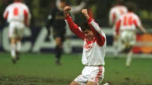 1:1 — кутепов (45, автогол). Spartak Arsenal 4 1 22 Noyabrya 2000 Goda Liga Chempionov Kak Spartak Razgromil Arsenal V Moskve Sport Ekspress