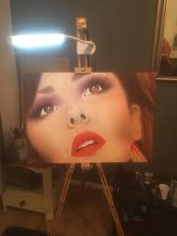 Hi folks just did my eye tutorial for Dave Bristow at the airbrush art  school.. Please take time to check out his online course.. If you have the  time or inclination to