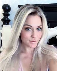 درجات لون صبغة اومبري بلاتيني اشقر الطريقة و الاسعار و الالوان Ombrehair Hairstyles Haircolor Haircoloring Hairco Ombre Hair Color Ombre Hair Hair Color