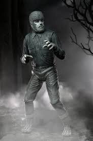 Universal Monsters - Ultimate Wolf Man (Black & White) 7" Scale Action –  NECA