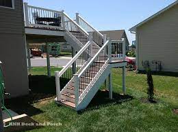 Need A Set Of Steps Off Of You Deck Check Out Our Pictures Of Different Types Of Staircases Either High Off The Grou Deck Steps Exterior Stairs Deck Staircase
