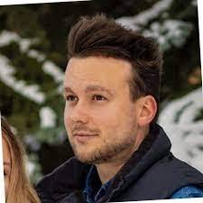 Devon Tarrant's Instagram, Twitter & Facebook