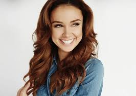 💚 🎓 Let us be glad, let us be grateful for this year's Commencement  speaker! Marissa Bode — actress, disability rights advocate, and Nessarose  in the upcoming film Wicked: For Good, will