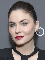 Jodi Lyn O'Keefe's Instagram, Twitter & Facebook