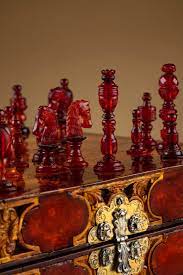 L'ambre de la baltique s'expose à la Galerie Kugel | Le Gemmologue